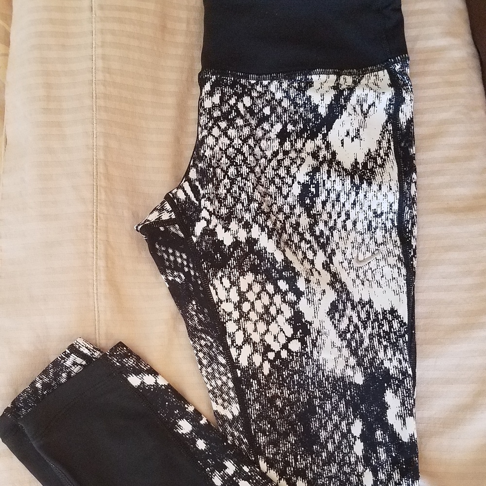 Size XS Nike Dri-Fit full length tights.